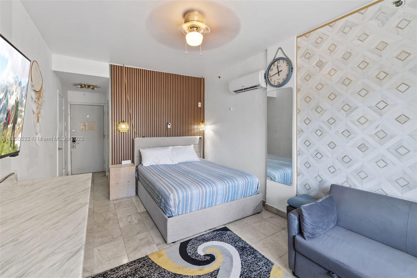 ROYAL SOUTH BEACH CONDO - Residential