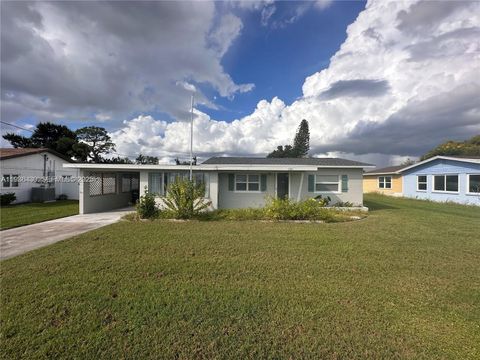 130 Virginia Ct Englewood FL 34223