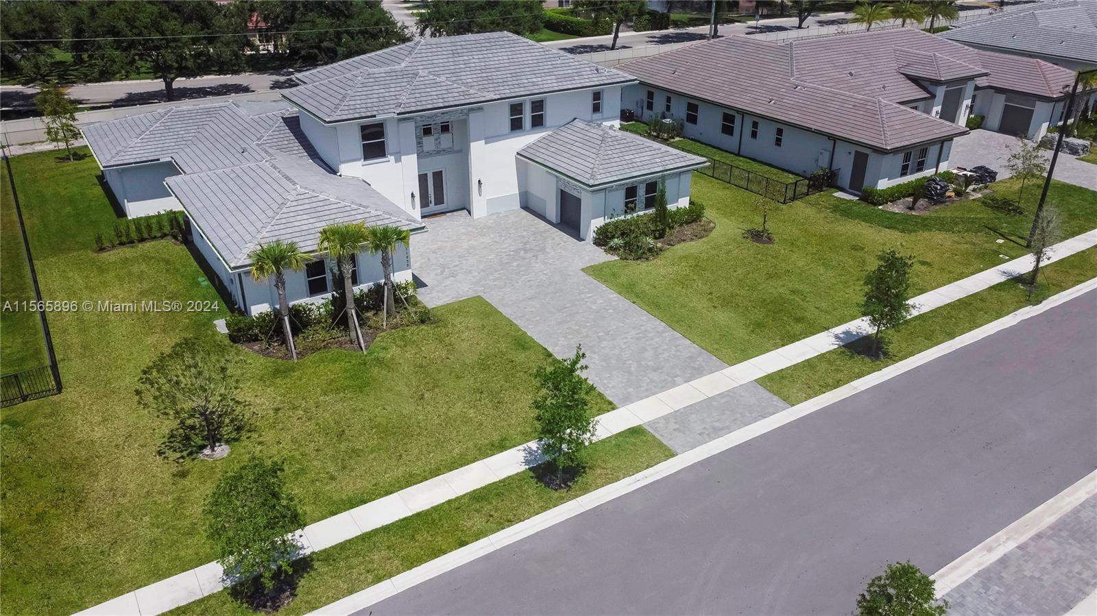 SIERRA ESTATES - Residential