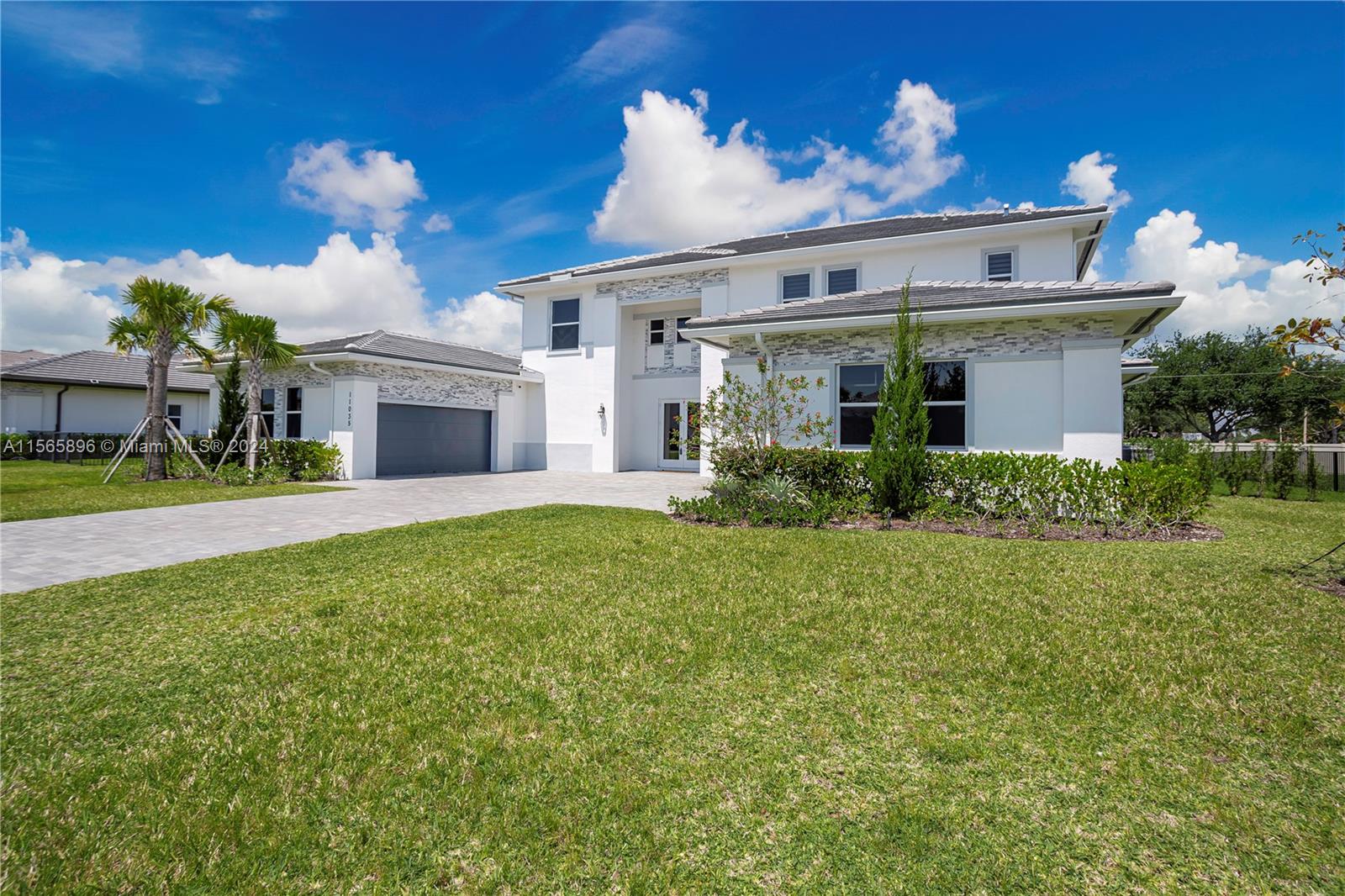 SIERRA ESTATES - Residential