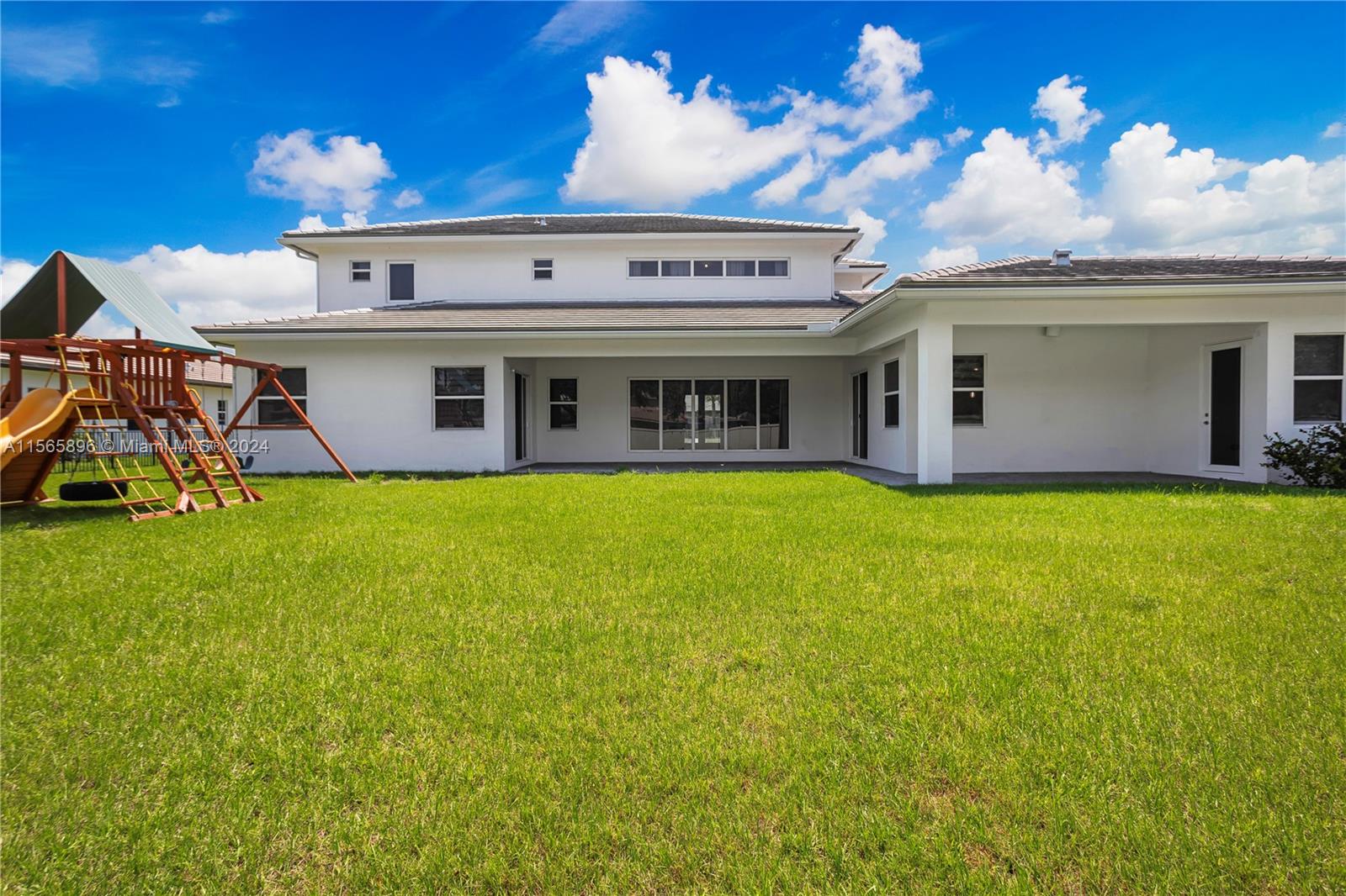 SIERRA ESTATES - Residential