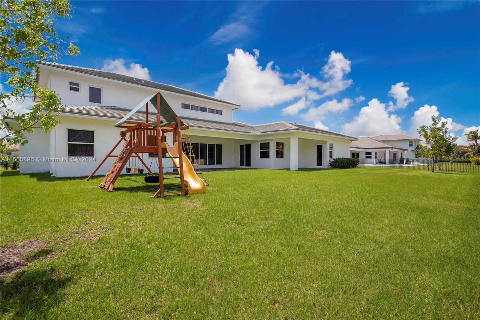 SIERRA ESTATES - Residential
