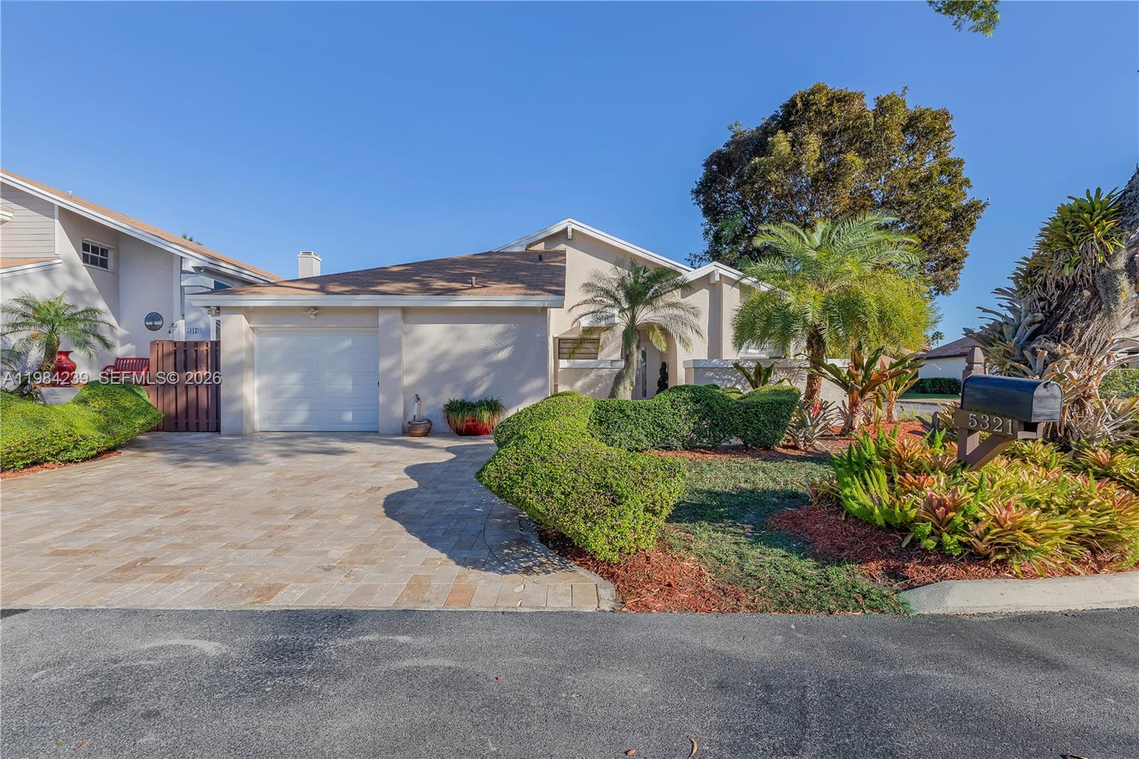 LAKES OF THE MEADOW SEC 3 - Residential