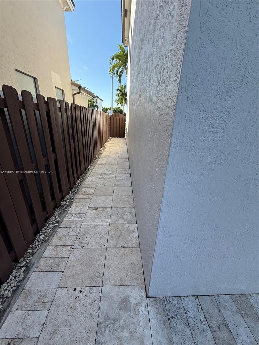 SION ESTATES FIRST ADDITI - Residential Lease