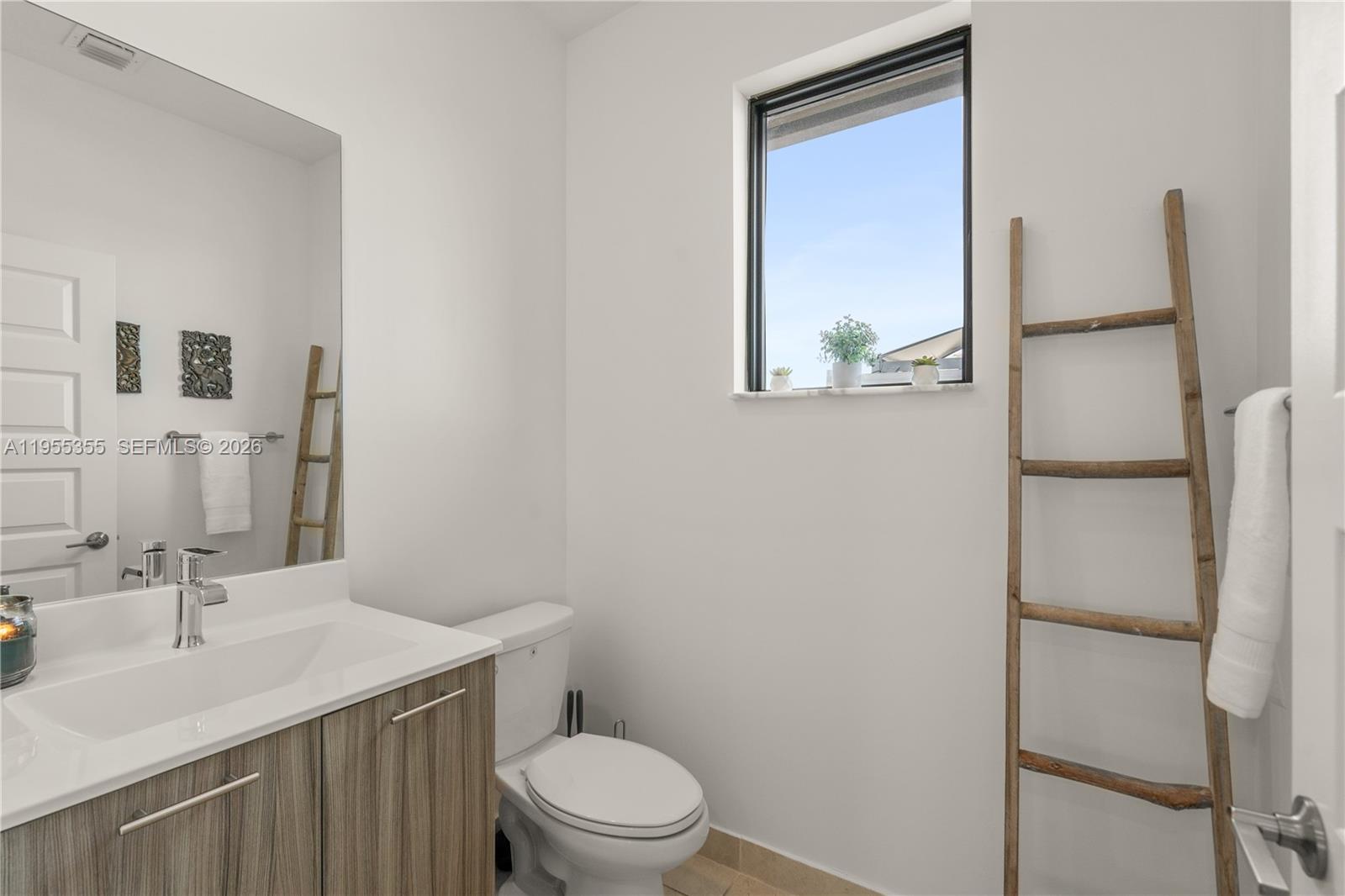 DOWNTOWN DORAL SOUTH PHAS - Residential