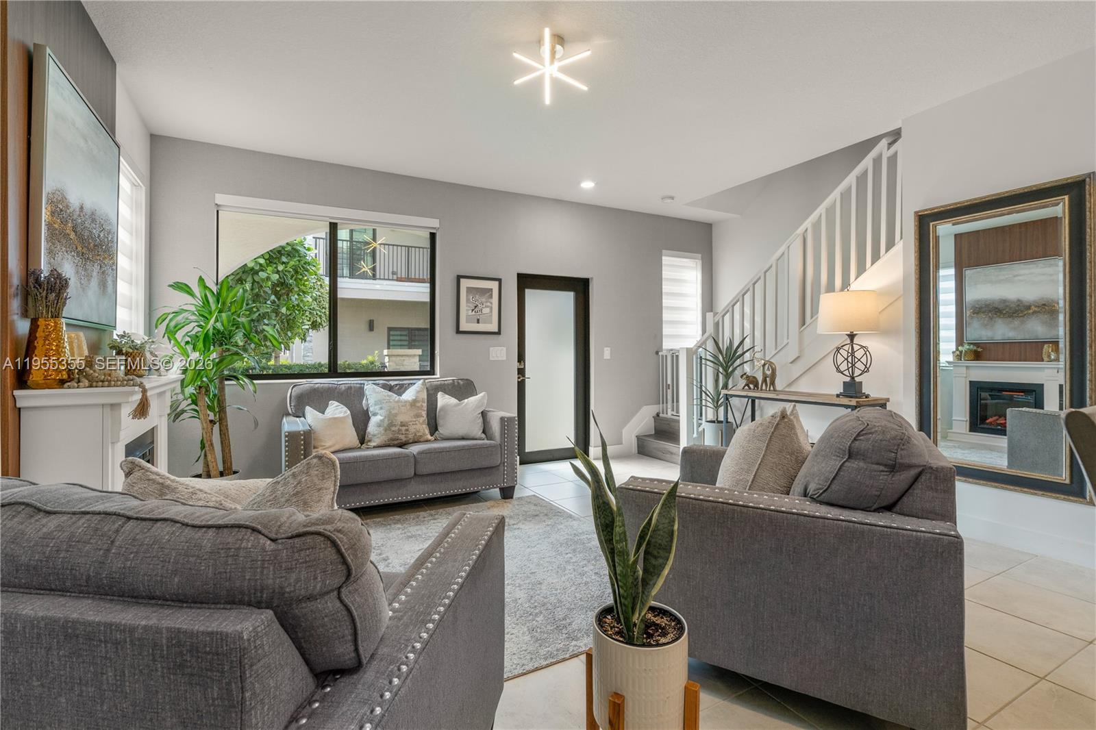 DOWNTOWN DORAL SOUTH PHAS - Residential