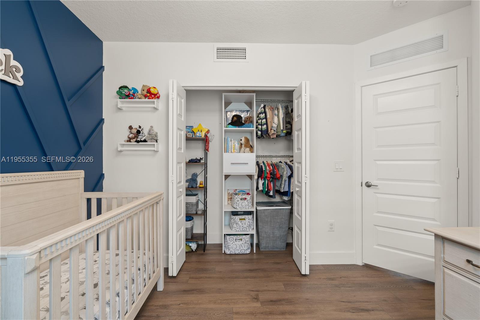 DOWNTOWN DORAL SOUTH PHAS - Residential