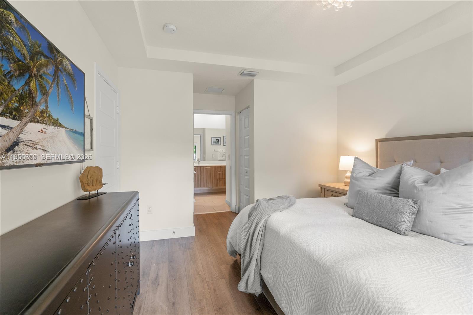 DOWNTOWN DORAL SOUTH PHAS - Residential