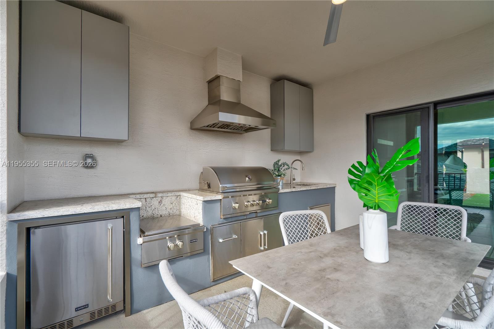 DOWNTOWN DORAL SOUTH PHAS - Residential