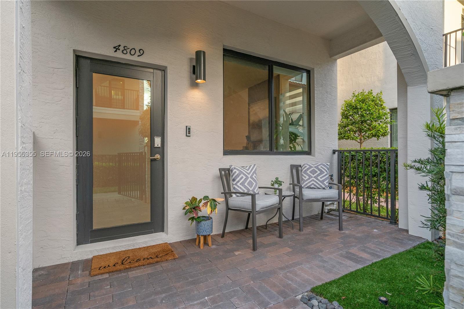 DOWNTOWN DORAL SOUTH PHAS - Residential