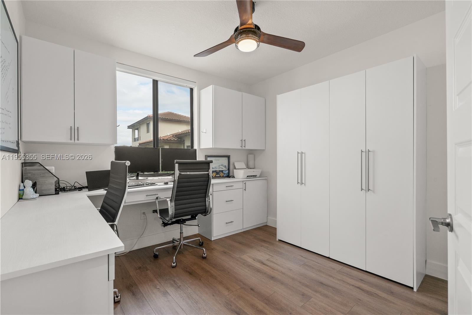 DOWNTOWN DORAL SOUTH PHAS - Residential