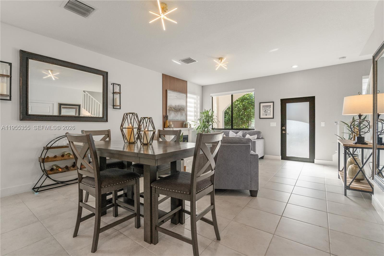 DOWNTOWN DORAL SOUTH PHAS - Residential