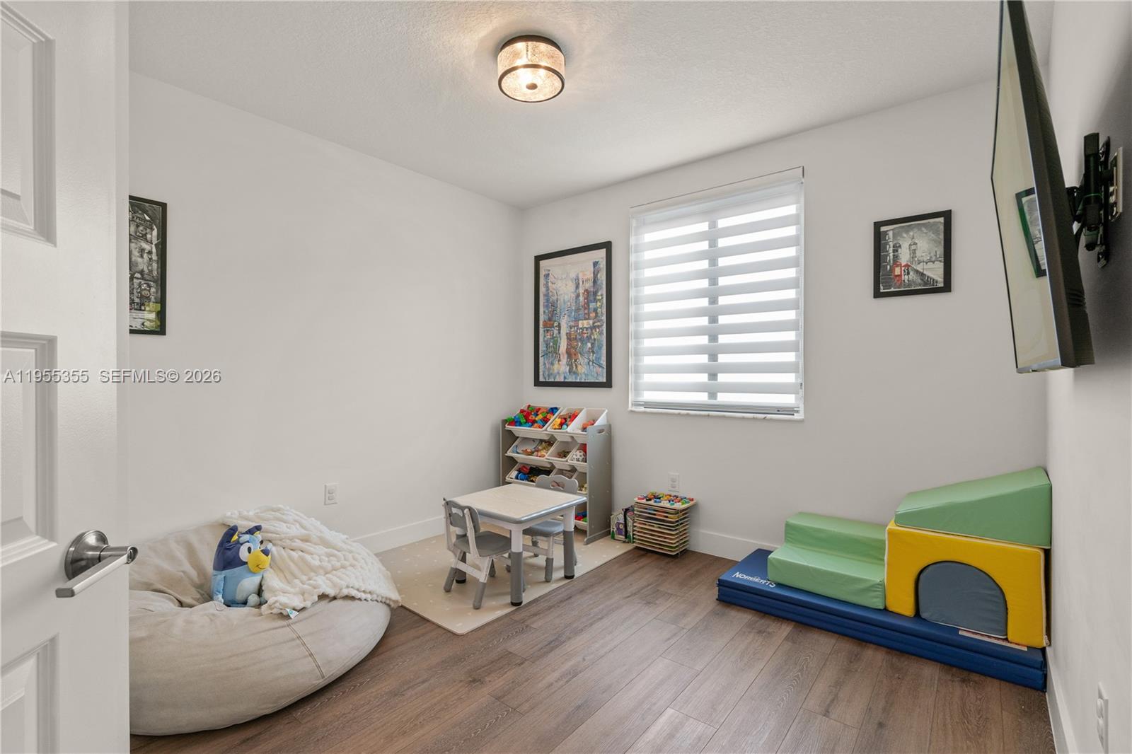 DOWNTOWN DORAL SOUTH PHAS - Residential