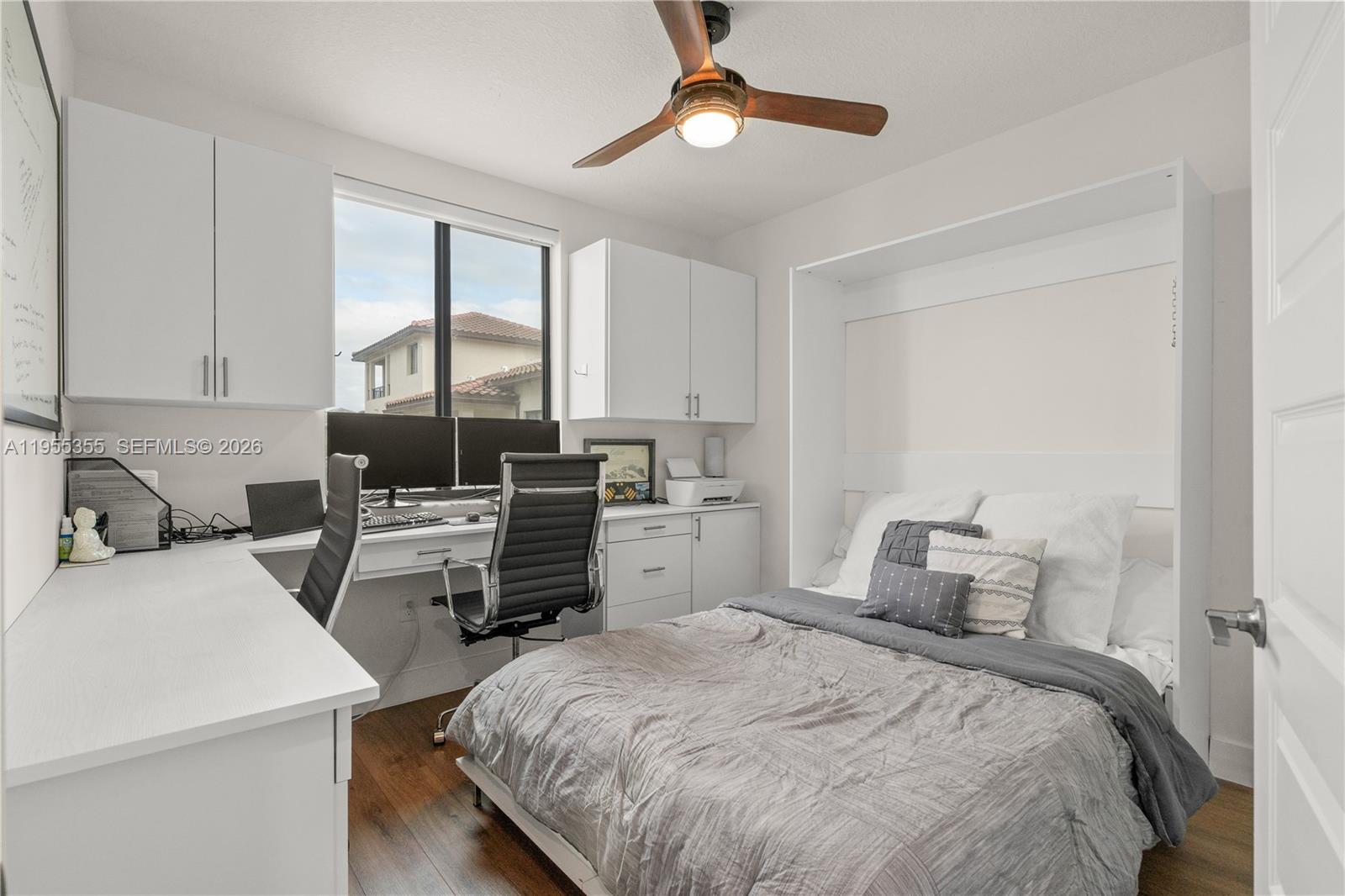 DOWNTOWN DORAL SOUTH PHAS - Residential