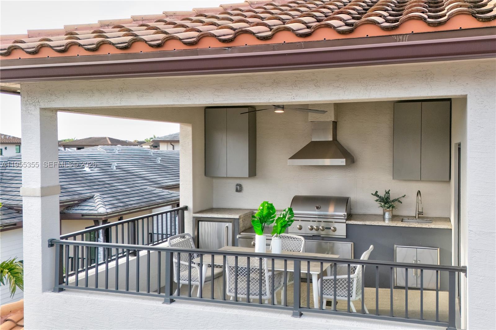 DOWNTOWN DORAL SOUTH PHAS - Residential