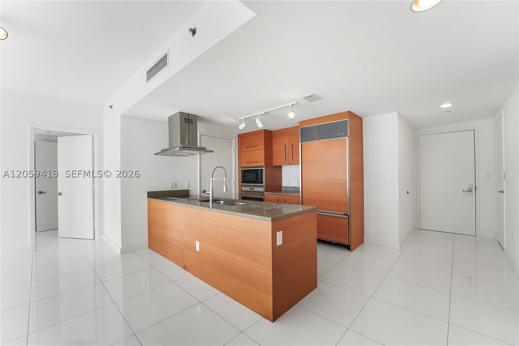 495 Brickell Ave 3311