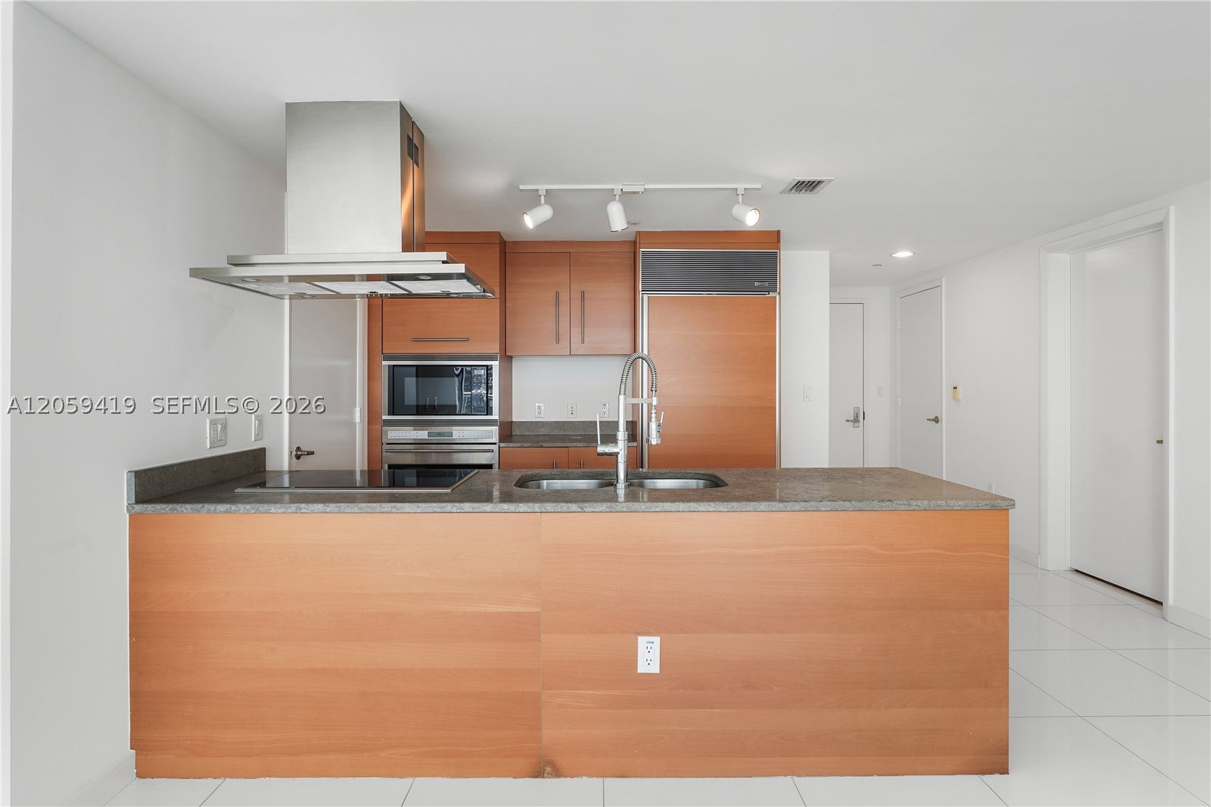 495 Brickell Ave 3311