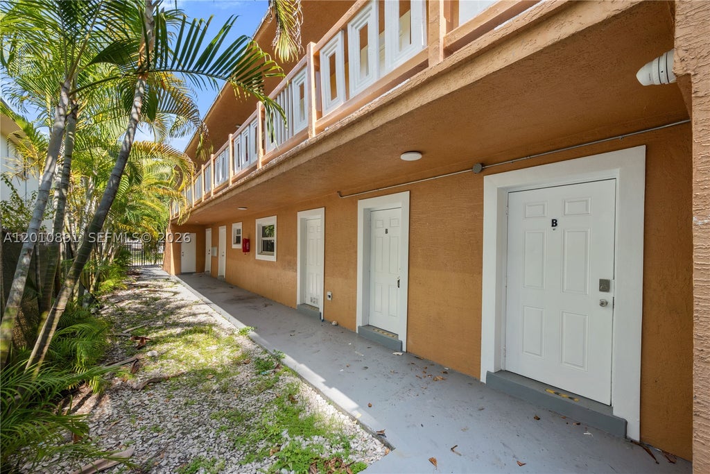 Photo of 608 SW 16th Ave, Fort Lauderdale, FL 33312 (MLS # A12010891)