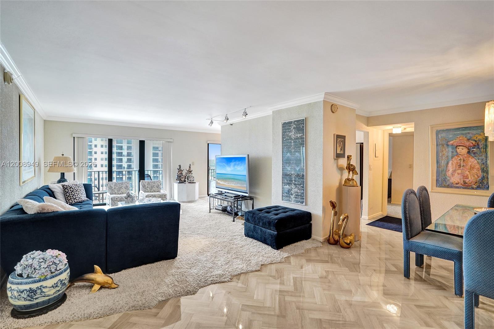 SUMMIT CONDO - Residential