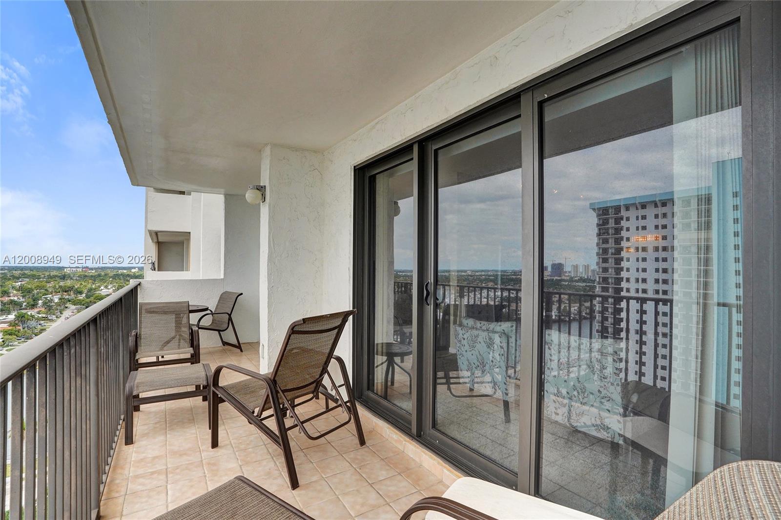 SUMMIT CONDO - Residential