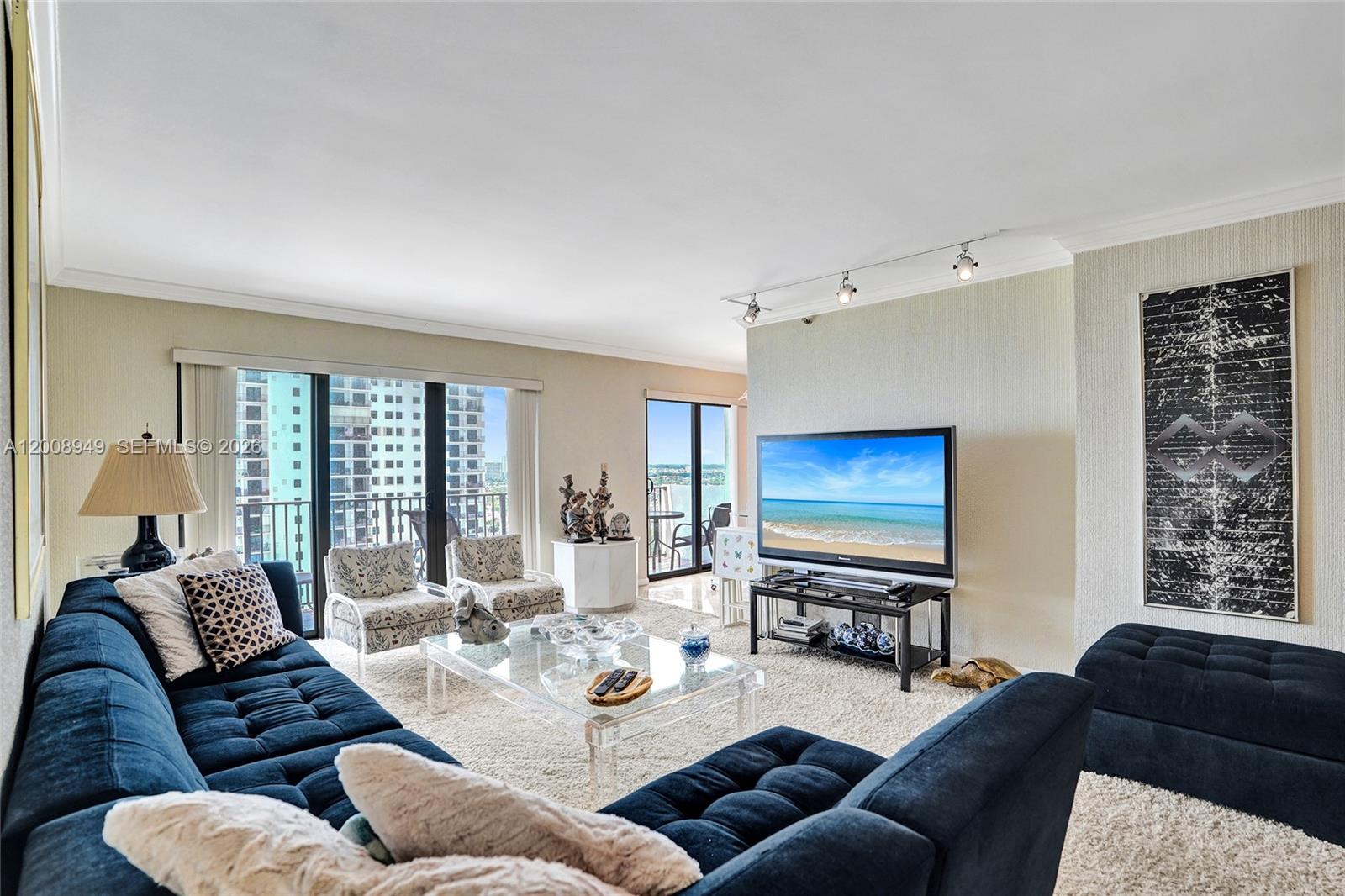 SUMMIT CONDO - Residential