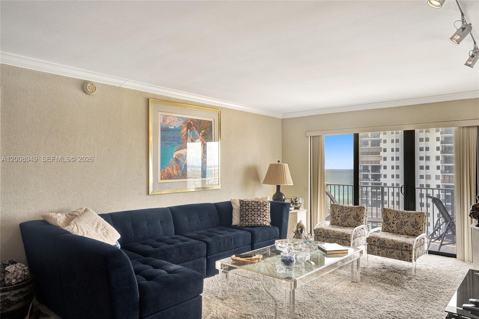 SUMMIT CONDO - Residential