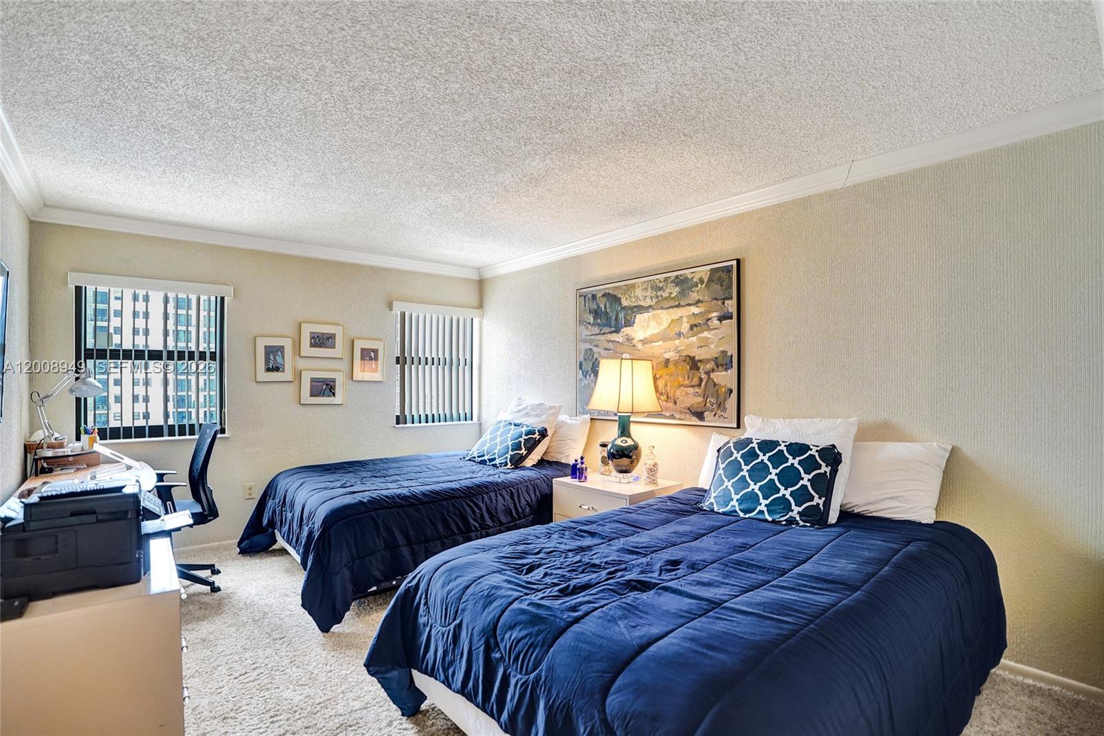SUMMIT CONDO - Residential