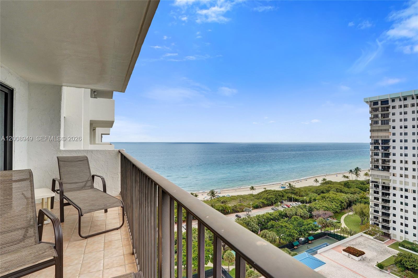 SUMMIT CONDO - Residential