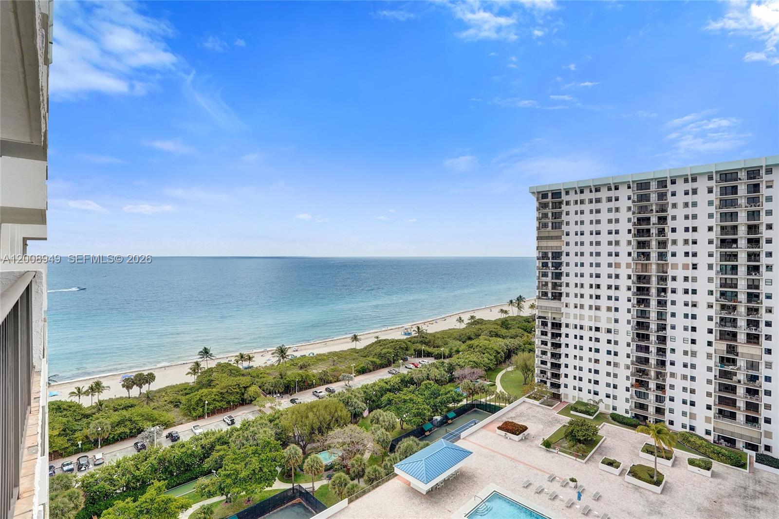 SUMMIT CONDO - Residential