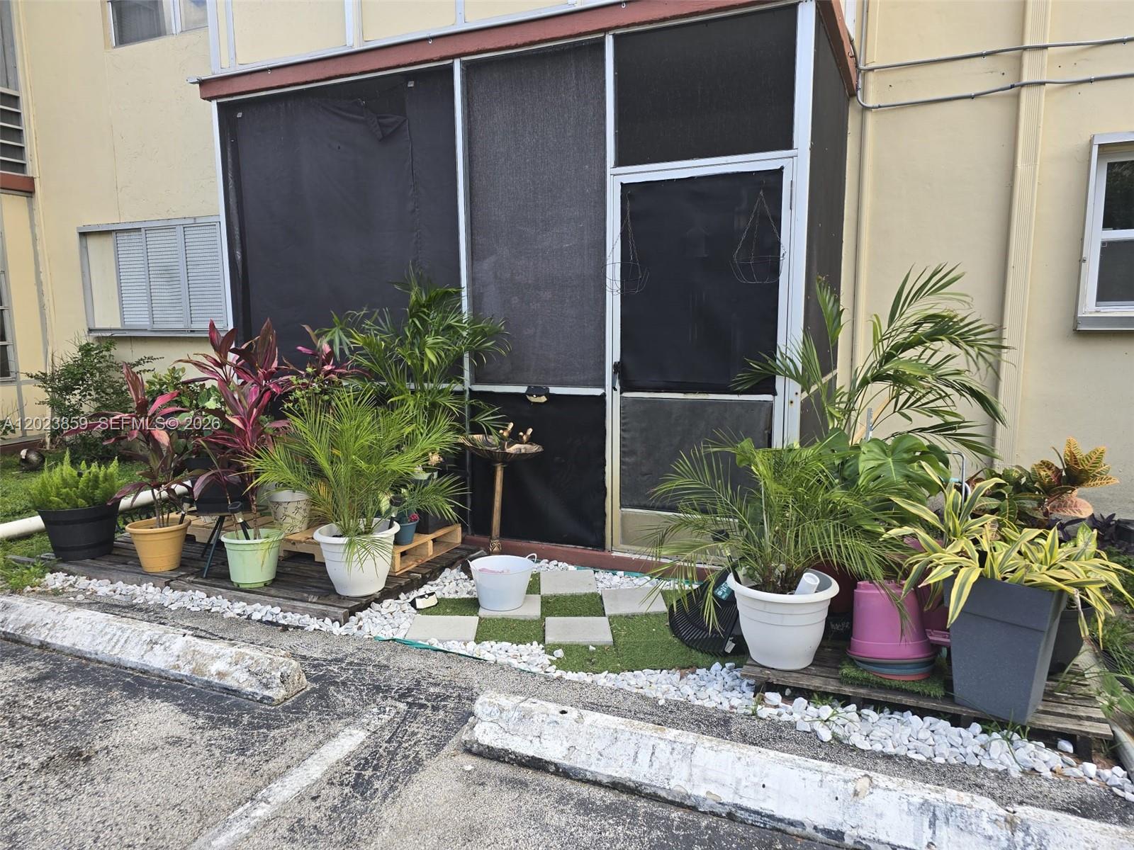 MAJESTIC GARDENS CONDOMINI - Residential