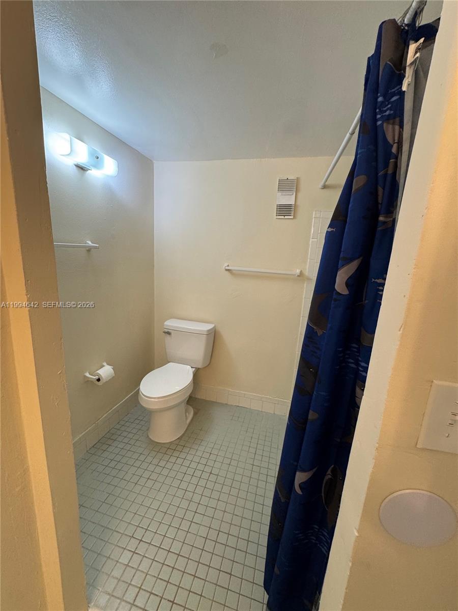 NARANJA LAKES CONDO NO 5 - Residential Lease
