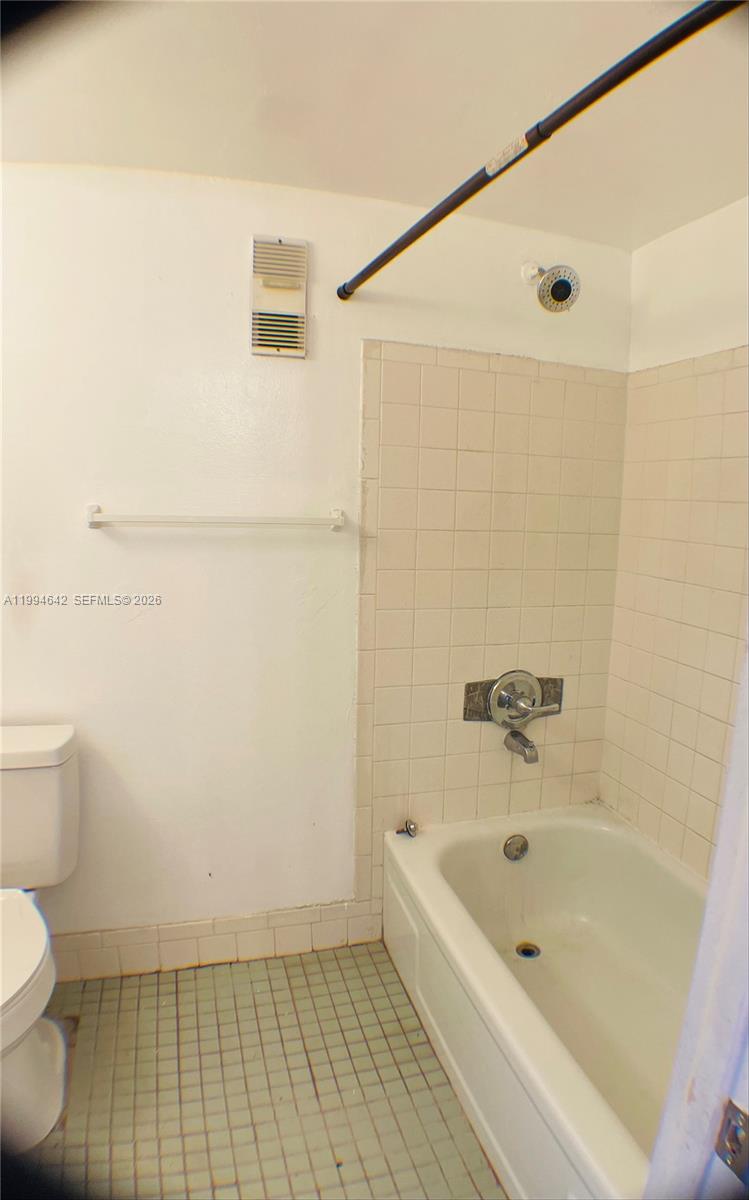 NARANJA LAKES CONDO NO 5 - Residential Lease