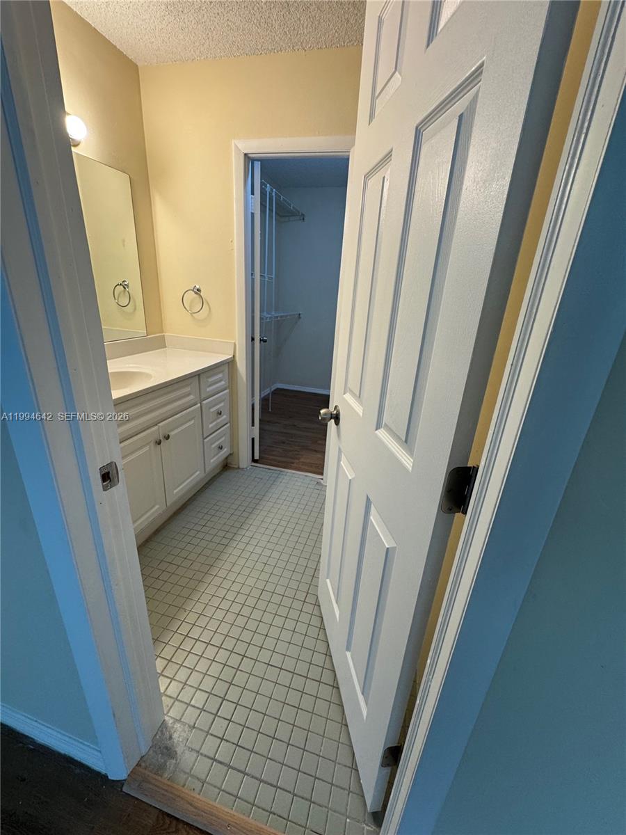 NARANJA LAKES CONDO NO 5 - Residential Lease