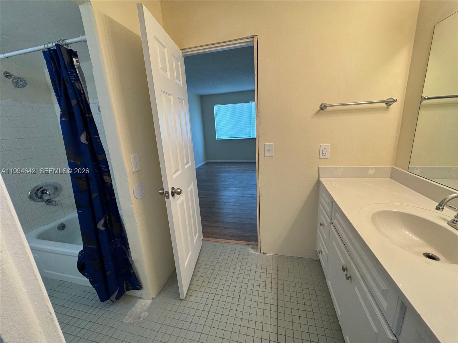 NARANJA LAKES CONDO NO 5 - Residential Lease