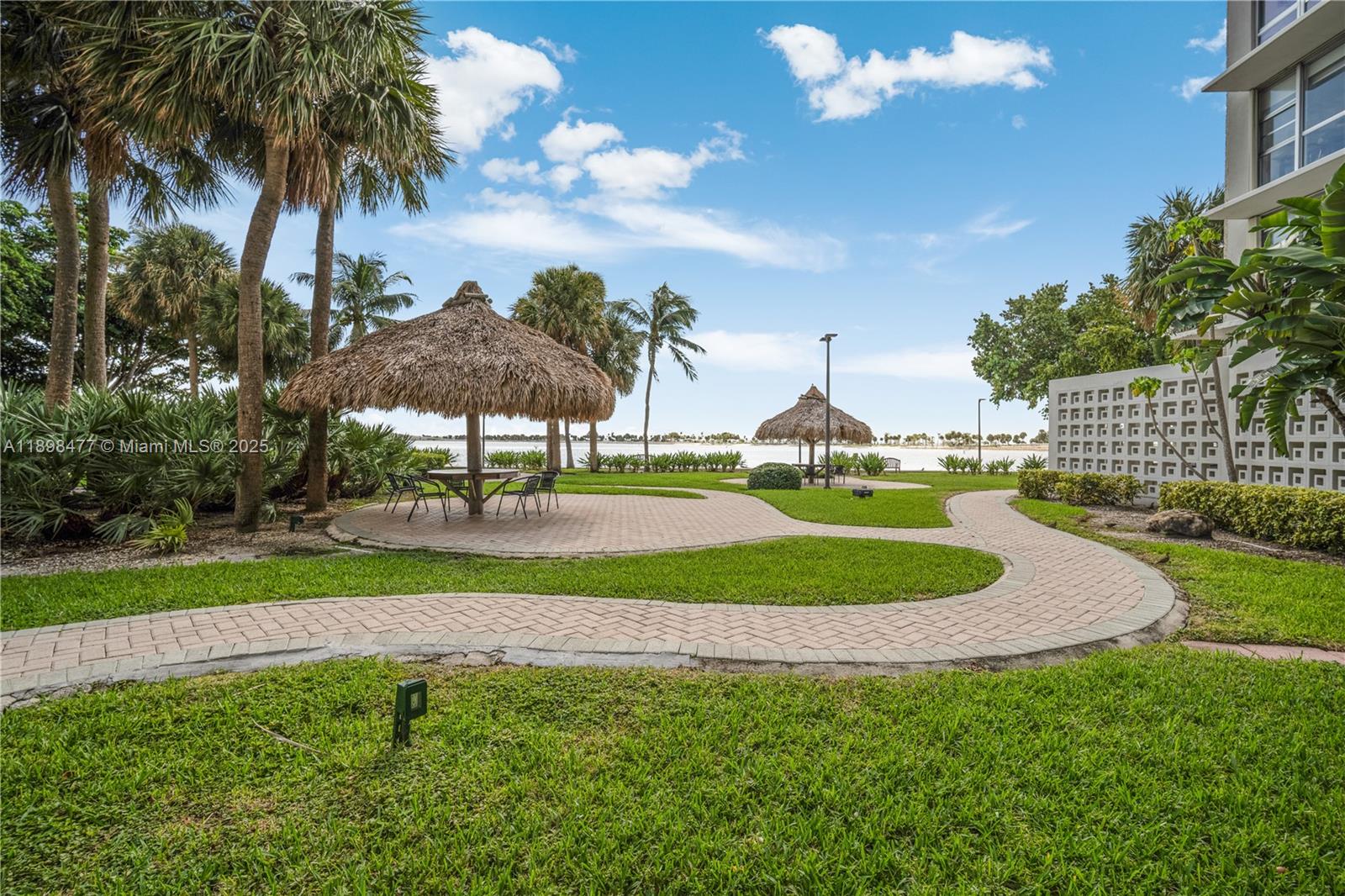 BRICKELL TOWNHOUSE CONDO - Residential