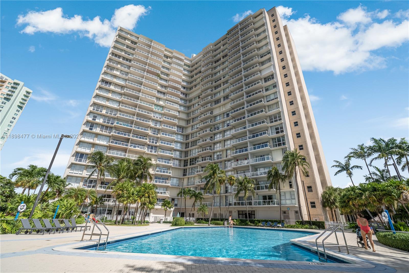 BRICKELL TOWNHOUSE CONDO - Residential