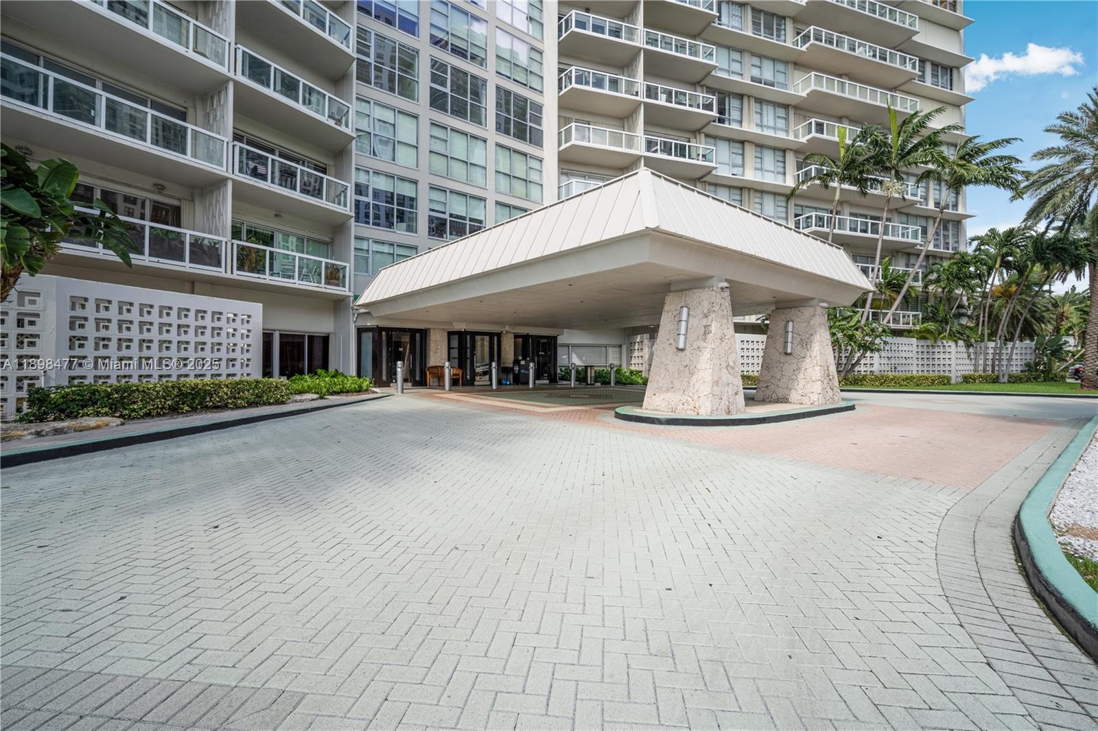 2451 Brickell Ave 6N