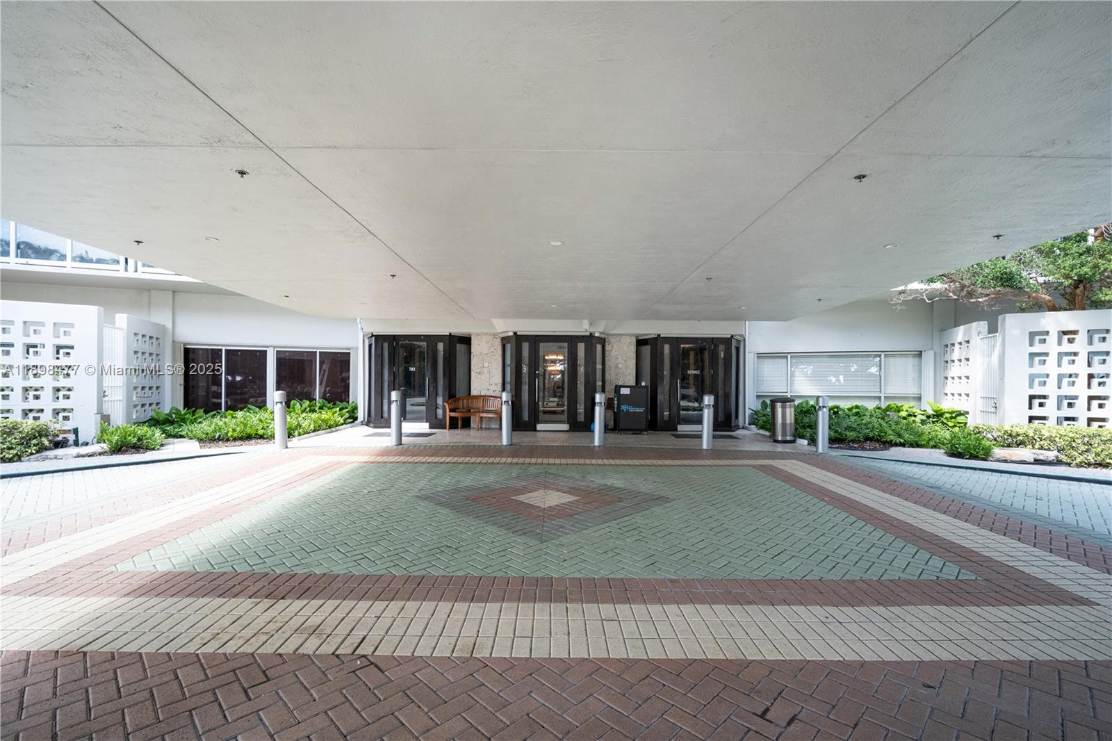 2451 Brickell Ave 6N