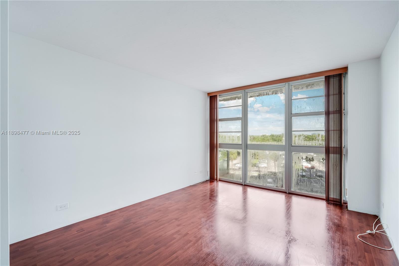 BRICKELL TOWNHOUSE CONDO - Residential
