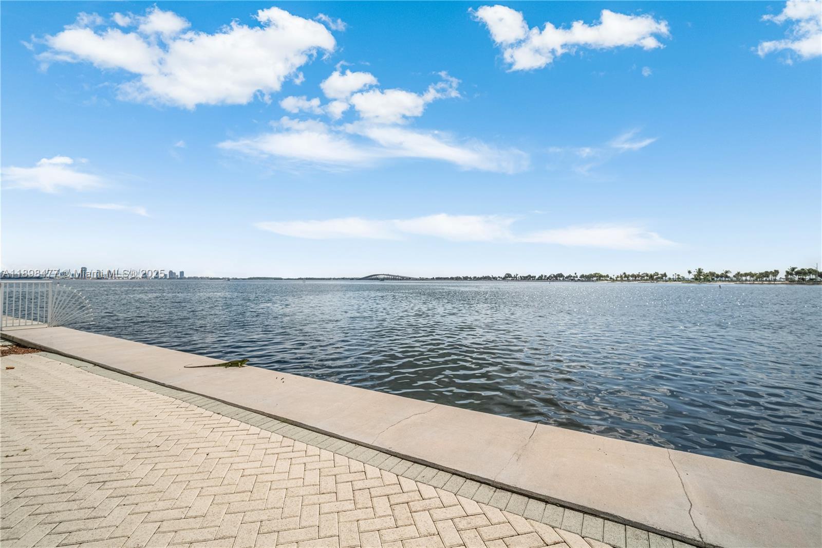 BRICKELL TOWNHOUSE CONDO - Residential