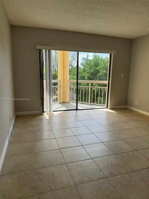 Condominium in Doral FL 8290 Lake Drive Dr.jpg