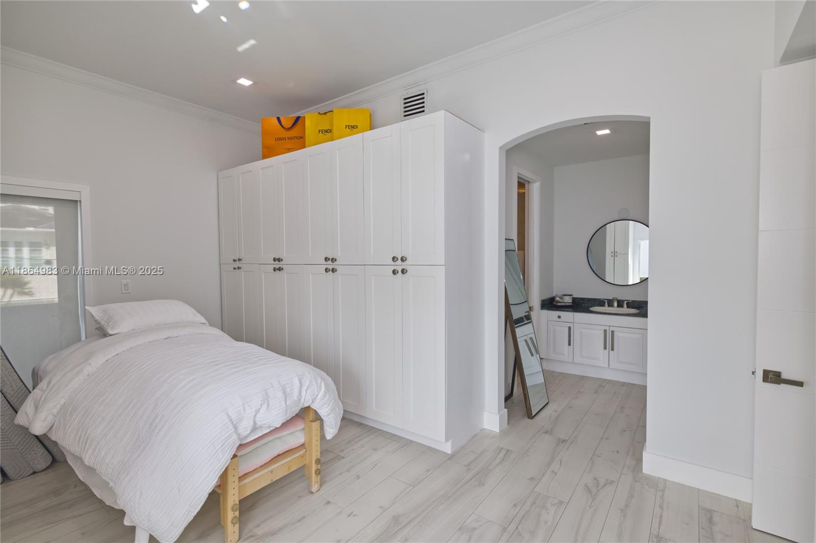 EASTERN SHORES 1ST ADDN - Residential