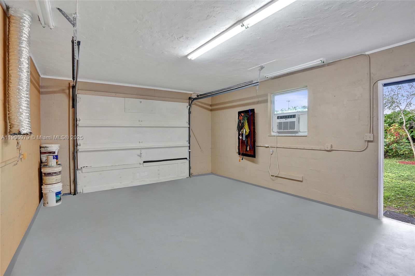 NORTH LAUDERDALE VILLAGE - Residential