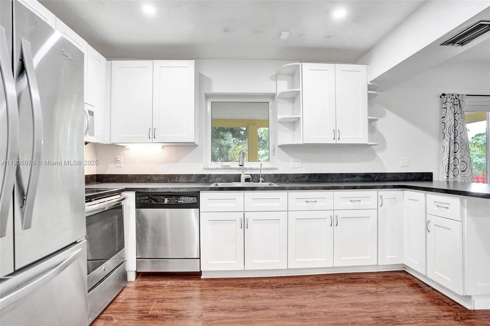 NORTH LAUDERDALE VILLAGE - Residential