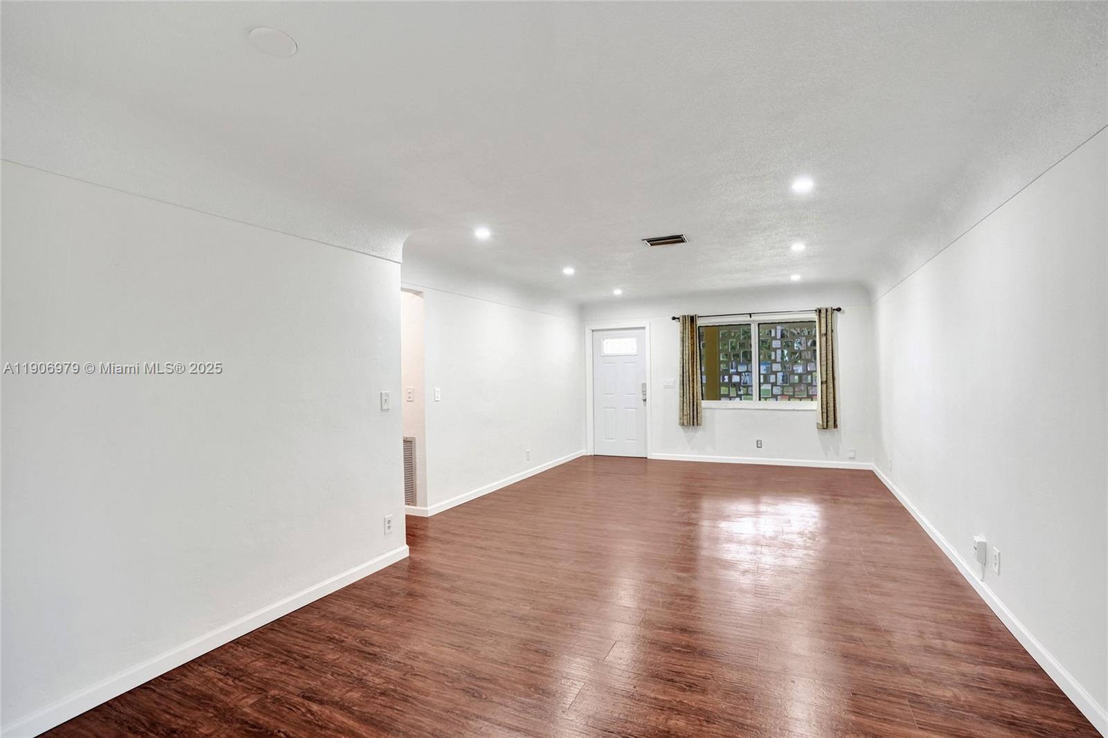 NORTH LAUDERDALE VILLAGE - Residential