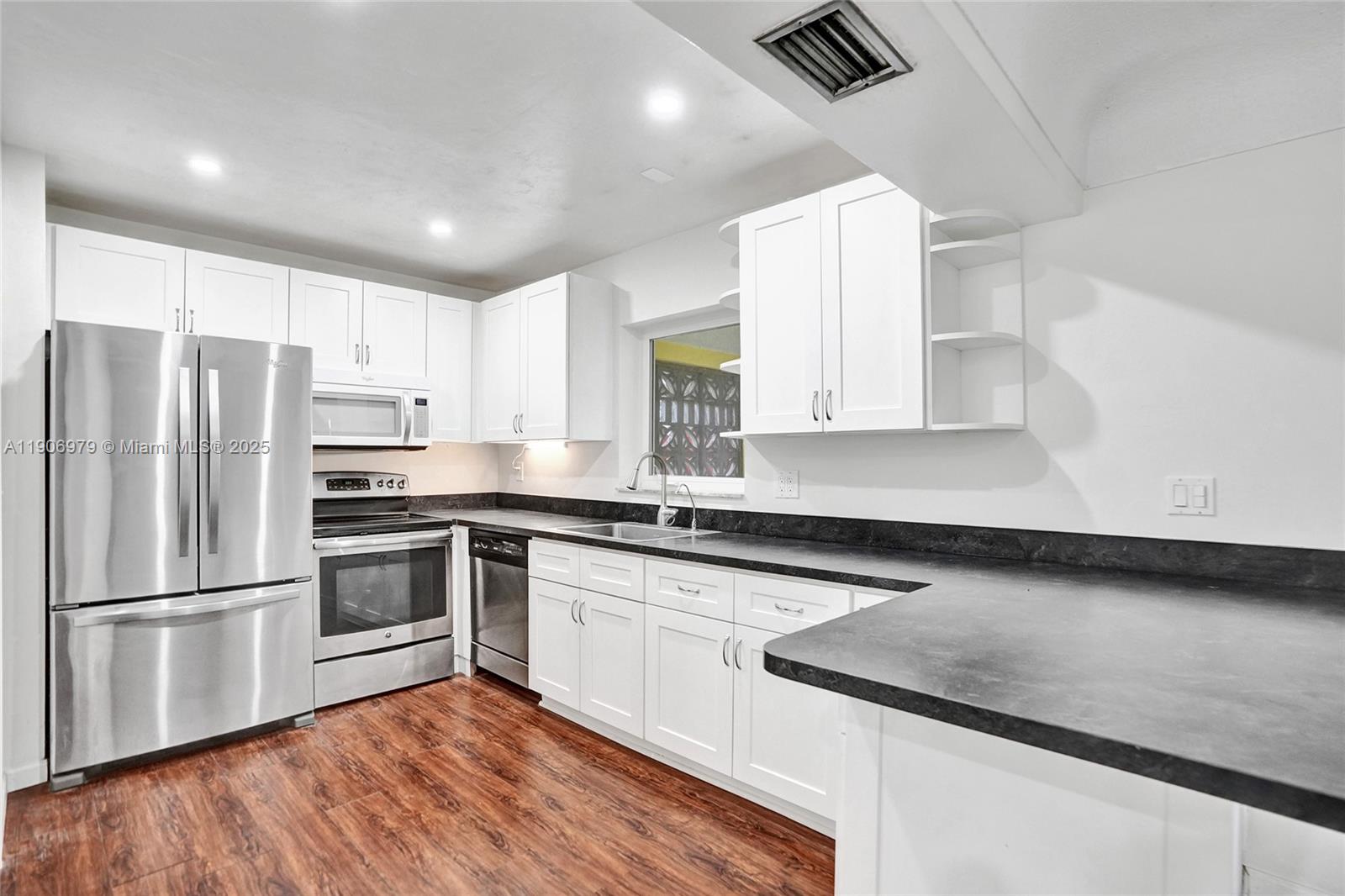 NORTH LAUDERDALE VILLAGE - Residential