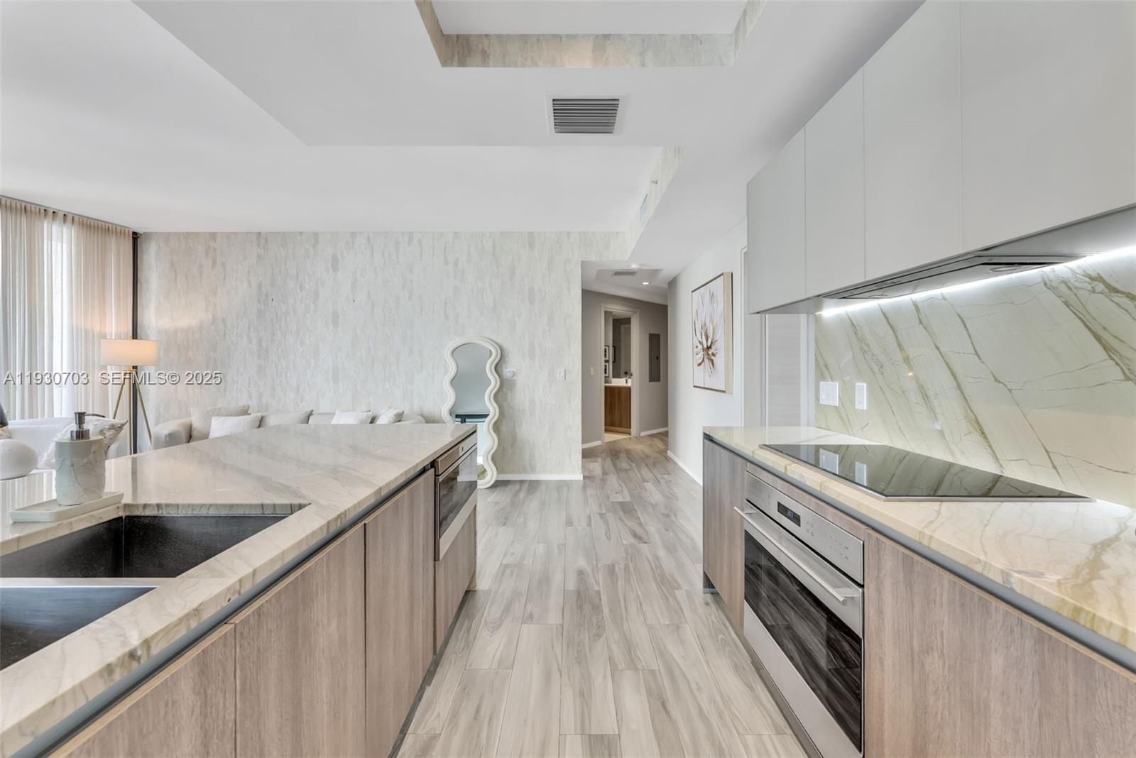 801 SMA RESIDENCE CONDO - Residential Lease