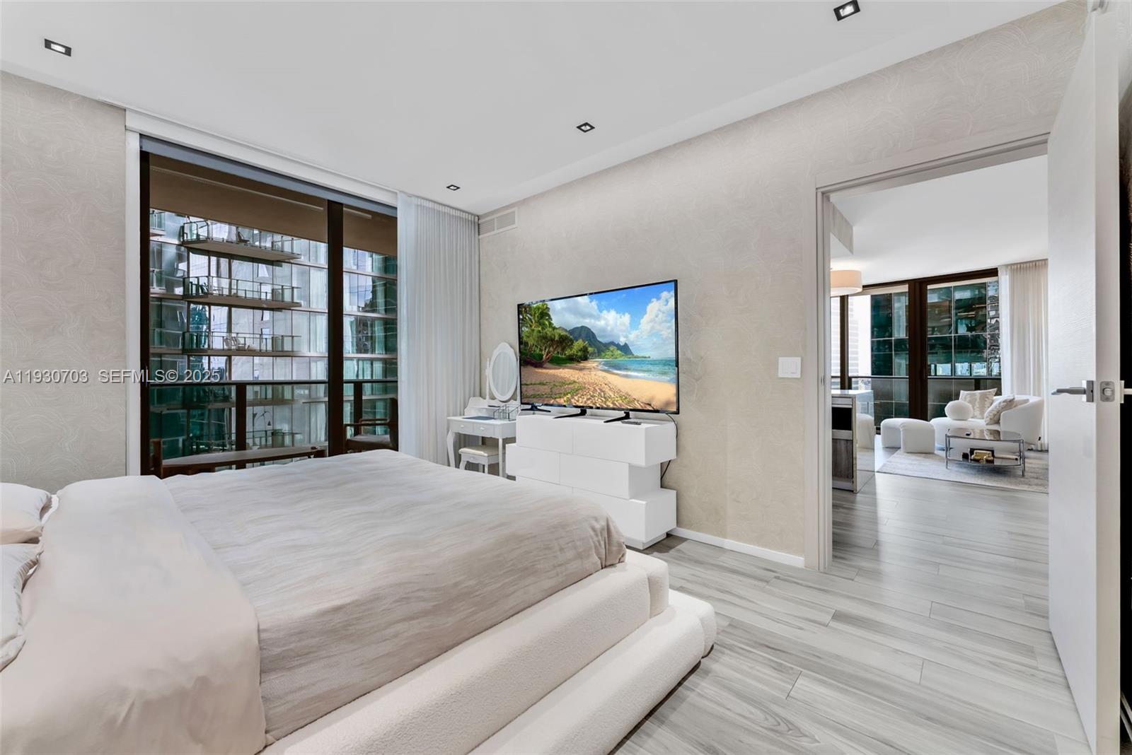 801 SMA RESIDENCE CONDO - Residential Lease