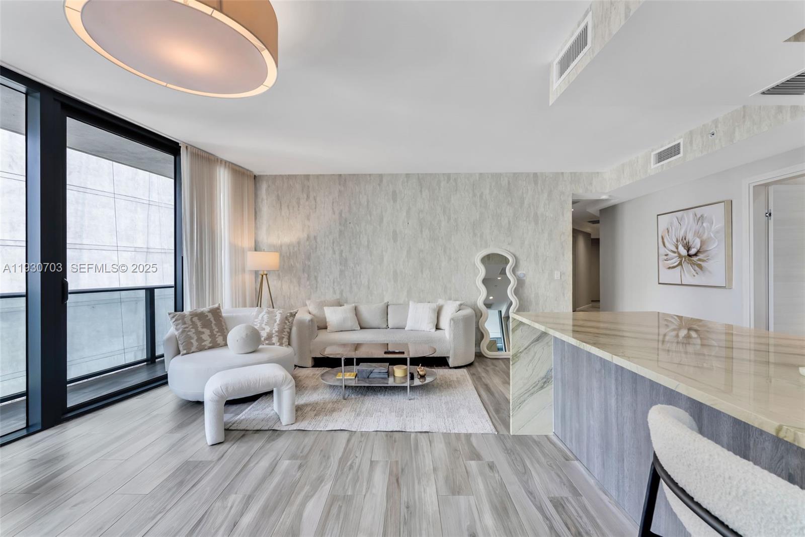 801 SMA RESIDENCE CONDO - Residential Lease