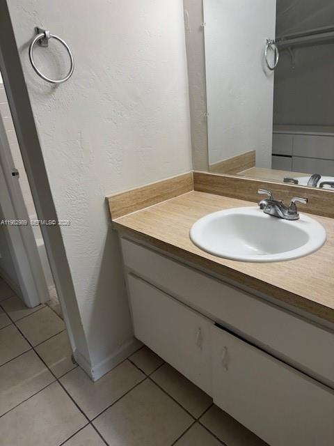 MONTEREY GARDENS OF PINEC - Residential Lease